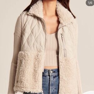 Abercrombie & Fitch Cream Sherpa Vest XS